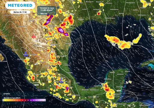 &iexcl;Advertencia! Onda tropical 2 y vaguadas, mantienen temporal tormentoso con granizo y fuertes vientos en M&eacute;xico