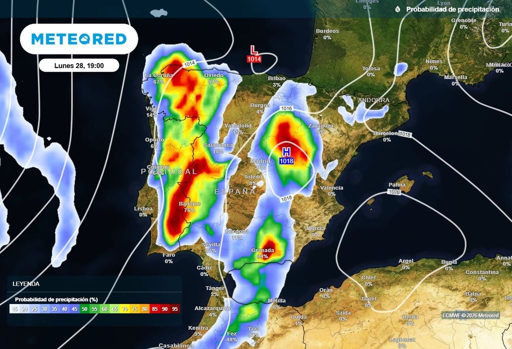La probabilidad de precipitación se concentrará en el interior y en el noreste, donde se intensificarán las lluvias en unas horas.