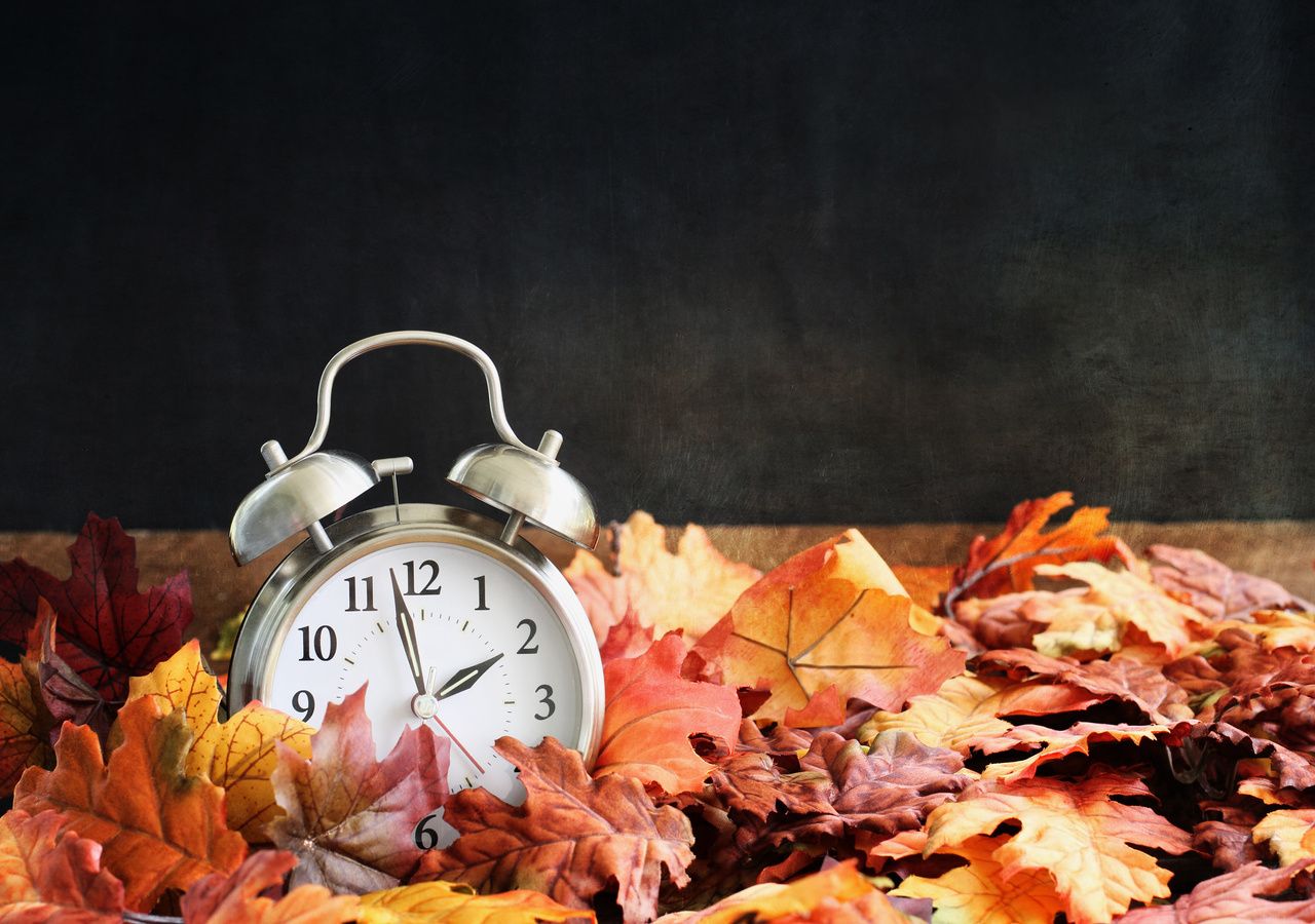 La madrugada del 25 de octubre al 26 volverán a alterarse los relojes para atrasarlos una hora y adecuarlos al horario de invierno