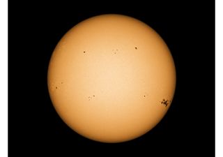 Afinal o "Mínimo de Maunder" não terminou abruptamente: eis o que mostram os registos corrigidos das manchas solares