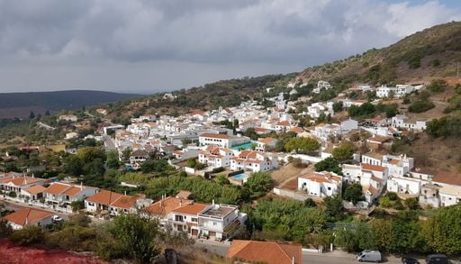 Fica a meia hora de Loul&eacute; e &eacute; um dos lugares mais surpreendentes do Algarve