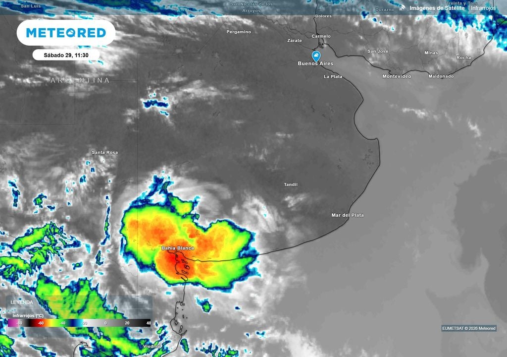 Imágenes de Satélite Sábado 29 de Agosto a las 11:30 h. Un frente frío afecta el sur de la provincia de Buenos Aires mientras un centro de alta presión mantiene protegido al noreste bonaerense.