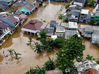 Torrenciales lluvias, provocan agresivas inundaciones repentinas en el sudeste asiático