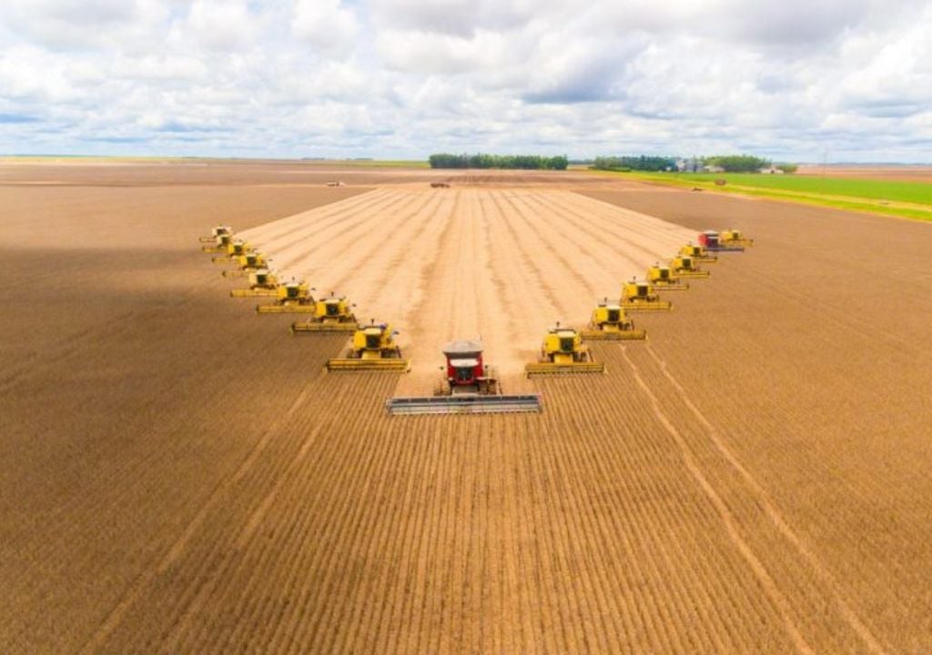 O modelo de produção agrícola vigente atualmente no Brasil está exaurindo o solo e potencializando a emissão dos gases do efeito estufa. Foto: Reprodução/Internet. O modelo de produção agrícola vigente atualmente no Brasil está exaurindo o solo e potencializando a emissão dos gases do efeito estufa. Foto: Reprodução/Internet.