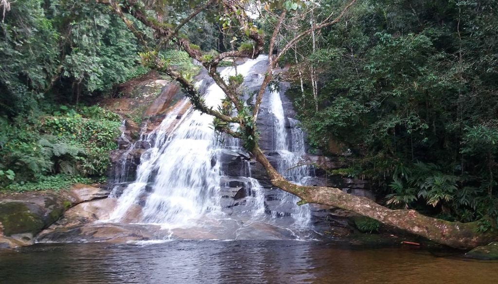 A Cachoeira do Tombador é um local maravilhoso para se conectar com a natureza e relaxar! Crédito: Divulgação.