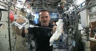 Agua, tensión superficial y microgravedad