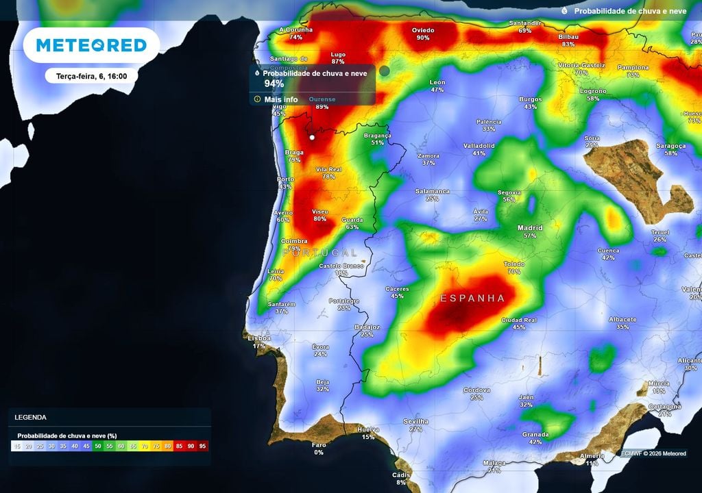 O mapa é claro quanto às zonas onde a probabilidade de precipitação é superior a 50% na tarde de terça-feira, 6 de outubro, assinalando as regiões situadas a norte do sistema montanhoso Montejunto-Estrela, e em particular as áreas de montanha, como as mais prováveis.