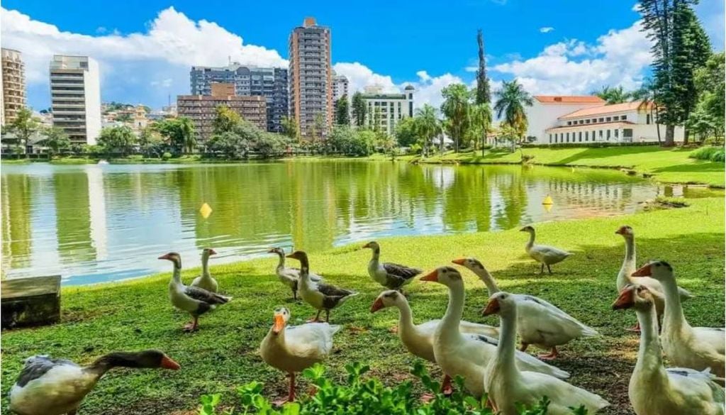 Parque das Águas é o principal atrativo de São Lourenço, em Minas Gerais. Crédito: Blog Vida Sem Paredes.