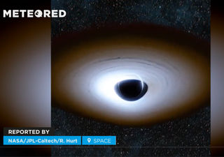 ¡Así sería un agujero negro rodeado por un disco de acreción! La luz se ve deformada por sus campos gravitacionales