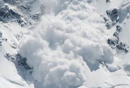 Al Menos 10 Personas Muertas Por Avalanchas En Los Alpes