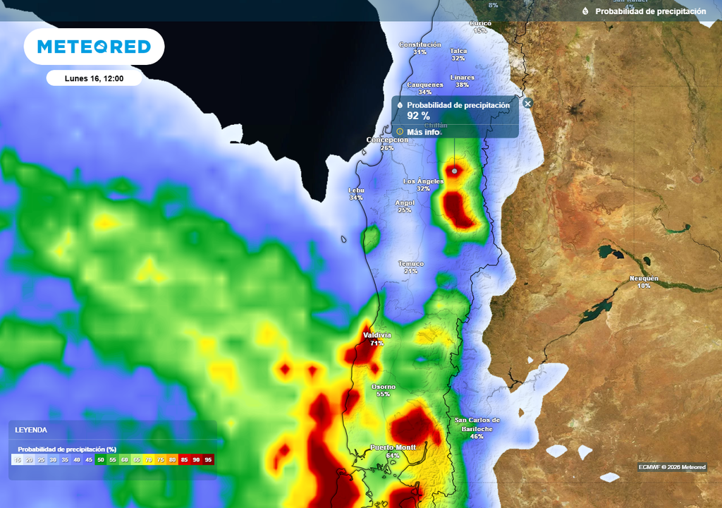 Probabilidad de precipitación (%) para el mediodía del lunes 16 de marzo 2026 en Chile centro-sur.