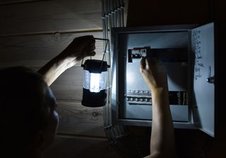 Alarm over possible global blackout: where and when would it happen?