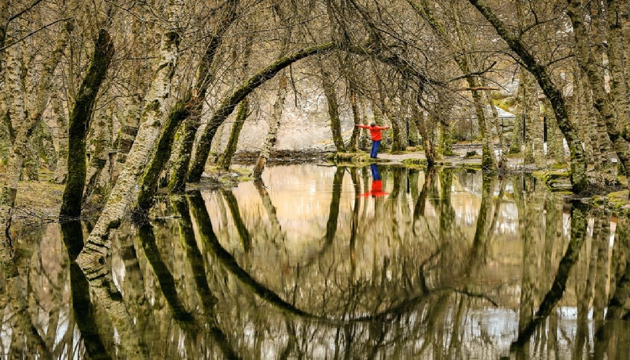 A Rede de Aldeias de Montanha criou as Escolas de Agroecologia com o intuito de promover o turismo participativo e regenerativo. Foto do Covão de Ametade na vila de Manteigas: aldeiasdemontanha.pt