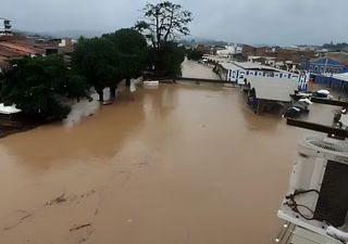 Alertas de chuva continuam no litoral da Bahia: INMET emite avisos de perigo; confira a previsão