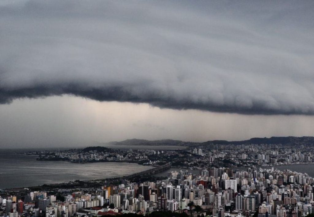 Com o avanço da frente fria, chuvas intensas sao esperadas em Santa Catarina. Foto: Gabriel Lain/Arquivo/ND.