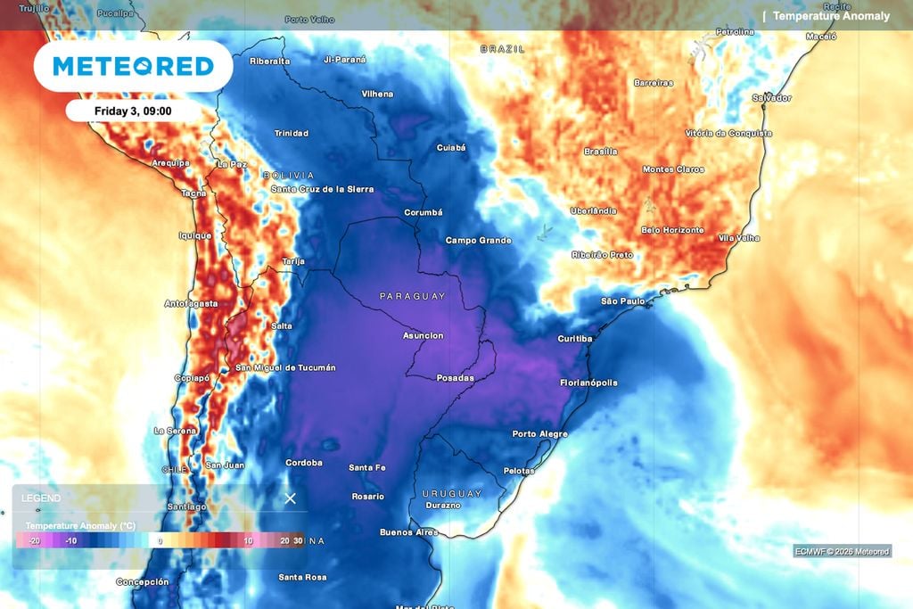 Na sexta-feira, a massa de ar polar atinge seu auge, com anomalias negativas de temperatura sobre o Sul, Mato Grosso do Sul, Paraguai e parte do Norte, reforçando a friagem e o risco de geada nas áreas mais frias do Centro-Sul.