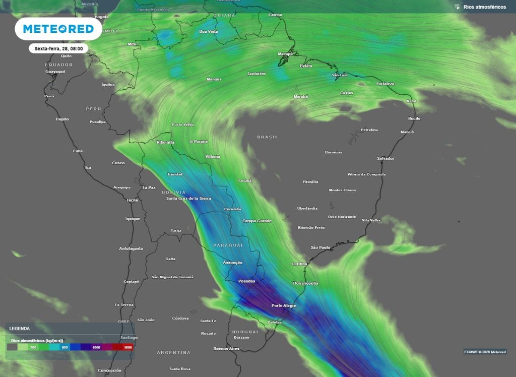 Rio atmosférico. Mapa mostra corredor de umidade intenso atuando sobre o Sul do Brasil nesta sexta-feira (28).