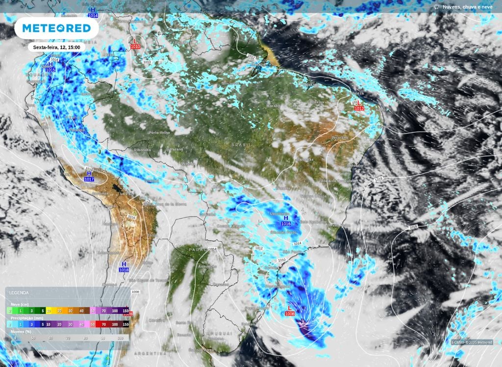 Precipitação. Mapa de chuva, nebulosidade e pressão a nível médio do mar, mostra o rápido deslocamento da frente fria sobre o continente e do ciclone em direção ao interior do Atlântico.