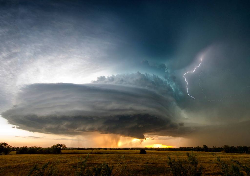 A atmosfera está com potencial elevado para a formação de tempestades severas nos próximos dias.