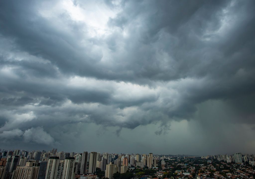 alerta de chuvas intensas tempestades severas sobre o Sudeste