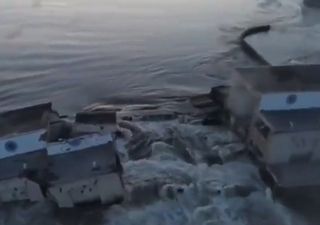 Alerte en Ukraine ! Les vidéos de l'attaque du barrage de Nova Kakhovka et des graves inondations !