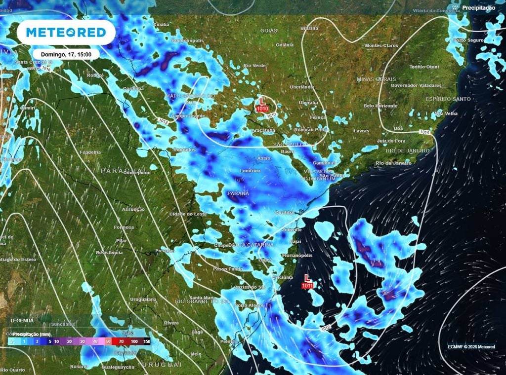 Previsão de chuva e pressão a nível médio do mar para a tarde deste domingo (17). É possivel notar a isóbara fechada próxima a costa de Santa Catarina, sinal de que o ciclone se consolidou.
