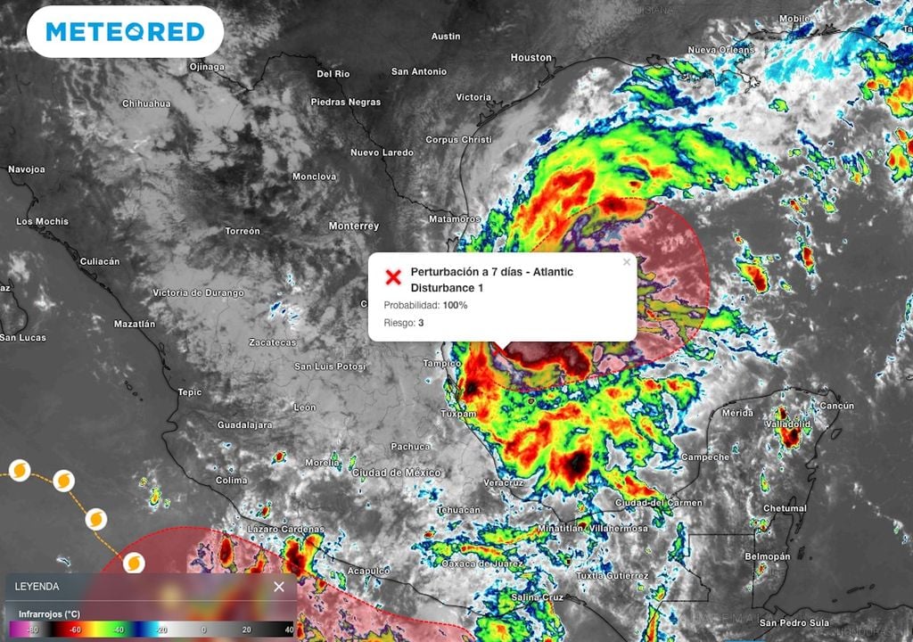 La imagen satelital, muestra la nubosidad convectiva asociada a la organización del Invest 92L.