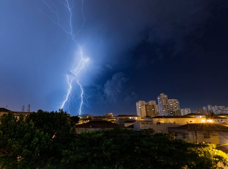 Alerta vermelho: chuva acima de 100 mm e vento forte mant&ecirc;m os riscos na Regi&atilde;o Sul