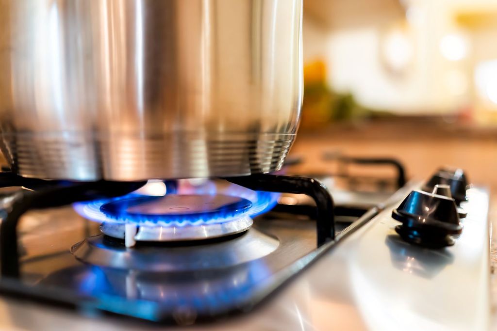 Las niñas y los niños no deben entrar a la cocina a jugar y menos sin supervisión. Las niñas y los niños no deben entrar a la cocina a jugar y menos sin supervisión.