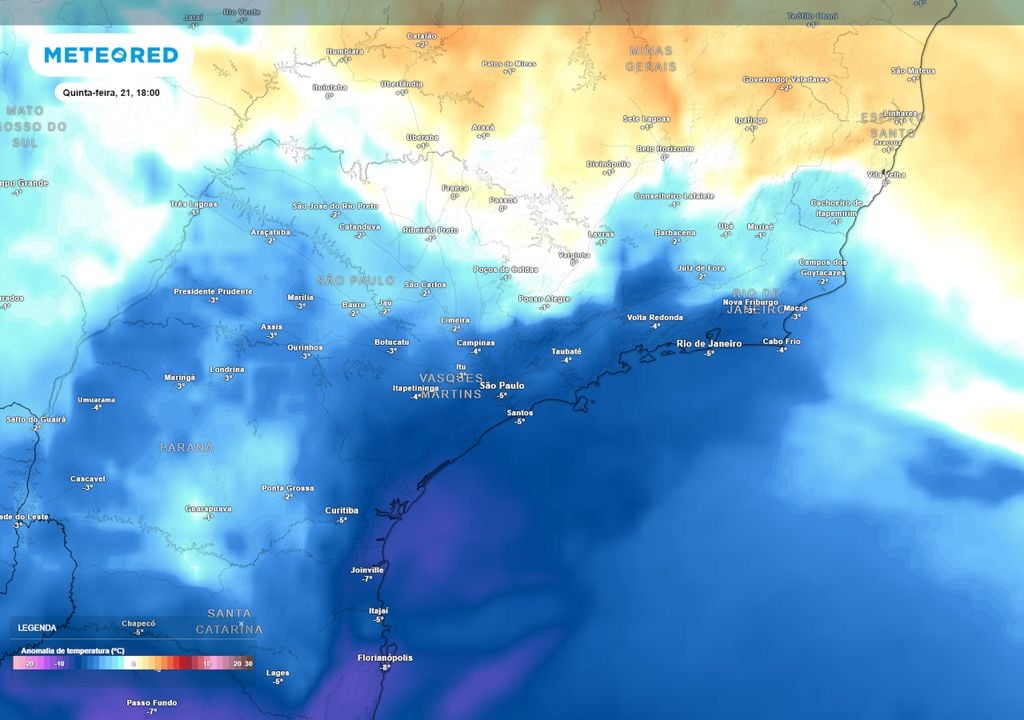 Previsão de anomalias de temperatura em 850 hPa. Previsão de anomalias de temperatura em 850 hPa mostram a abrangência da massa de ar frio sobre a região Sudeste, fazendo as temperaturas caírem em SP, RJ e sul de MG nos próximos dias.
