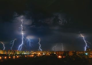 Alertas de temporais para o Centro-Sul e de calor intenso em MG e ES