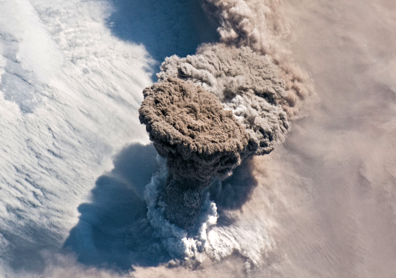 Imagen de archivo de una erupción volcánica. NASA