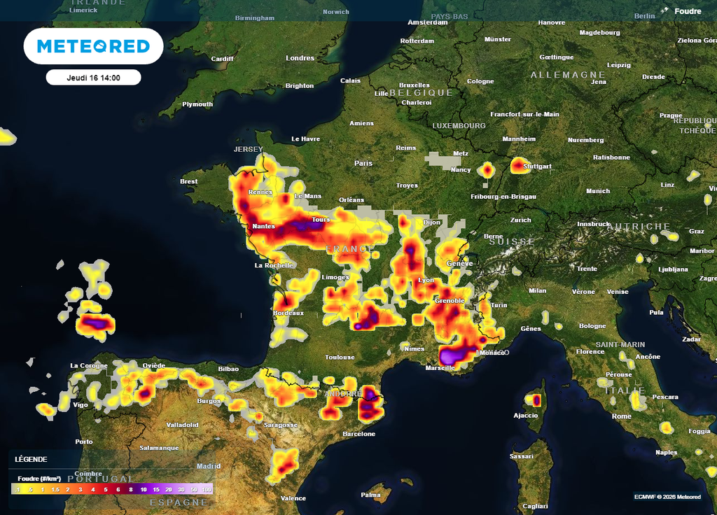De violents orages seront possibles dès 14h du nord-ouest de la France aux Alpes De violents orages seront possibles dès 14h du nord-ouest de la France aux Alpes