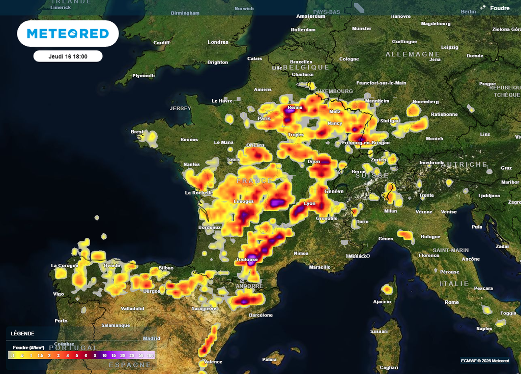 En fin d'après-midi, les plus violents orages éclateront du sud-ouest au centre et jusqu'au nord-est En fin d'après-midi, les plus violents orages éclateront du sud-ouest au centre et jusqu'au nord-est