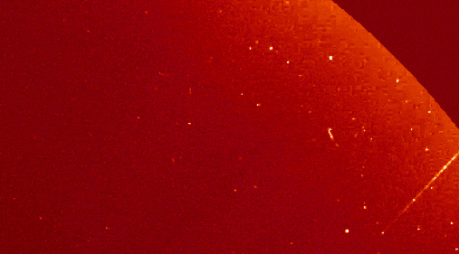 Algo inusual voló sobre el Sol