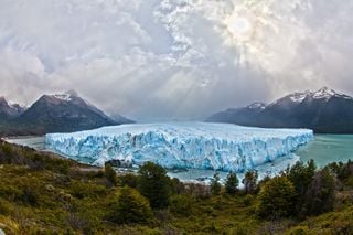 El concepto de oleada o marejada glaciar: glaciares que pueden desplazarse hasta 60 m por d&iacute;a