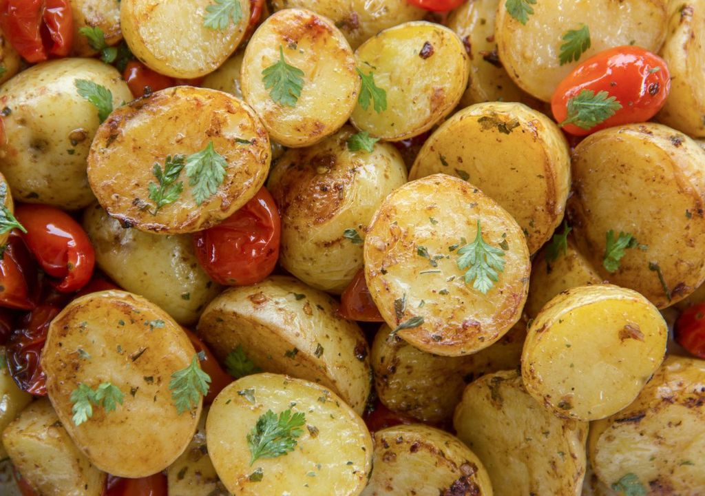 Papas rústicas con cilantro y tomate, Meteored Chile Papas rústicas con cilantro y tomate, Meteored Chile