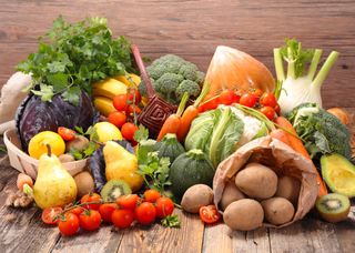 Alimentos sazonais de abril: veja os benefícios de aproveitar frutas e legumes da estação