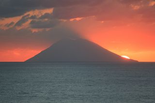 Alla scoperta del mantello del Tirreno: studio getta nuova luce sull''oceano nascente' nel cuore del Mediterraneo