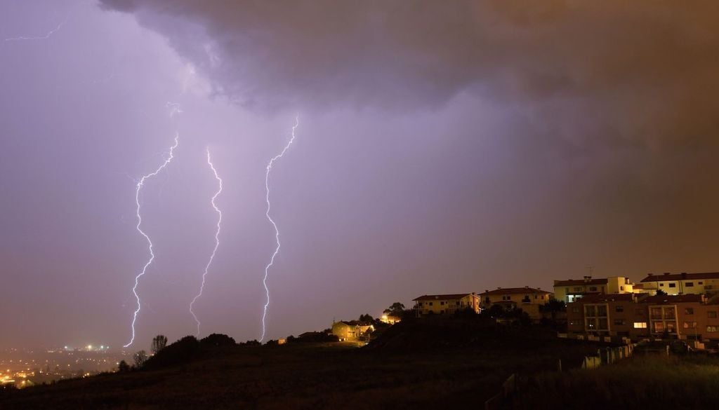 Forti temporali. I temporali potranno risultare anche di forte intensità, in diverse aree del Nord.