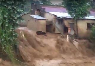 Grave alluvione in Ruanda, almeno 127 vittime: i video del disastro