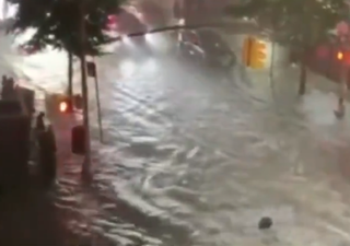 Alluvioni e tempeste sull'East Coast e l'area di New York: i video