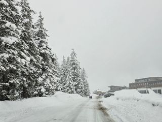 Teilweise mehr Schnee als im gesamten Winter in den Alpen - Meteorologe Köss erstaunt: 'Bald wieder 20 Grad möglich'
