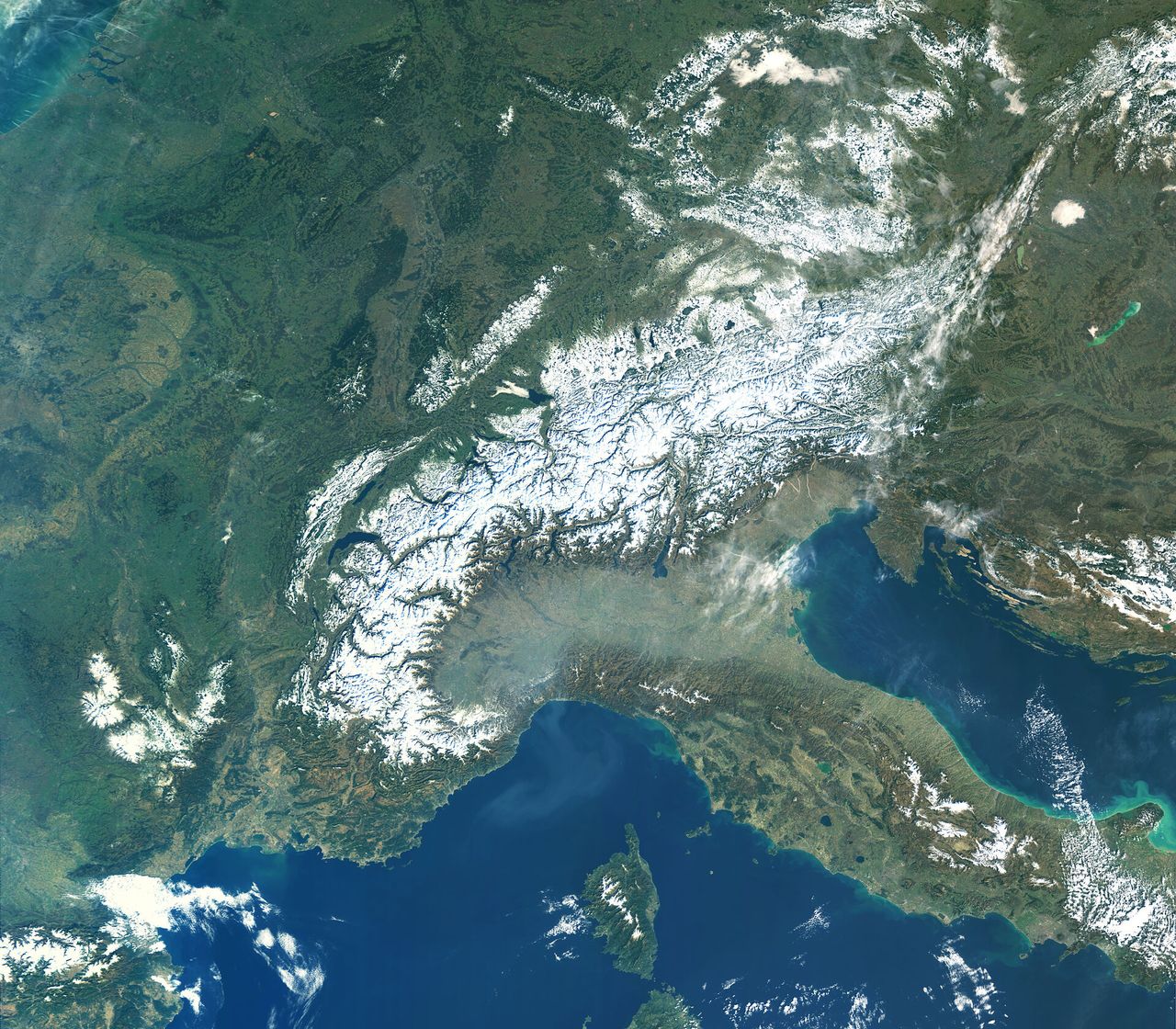 Imagen de archivo de los Alpes nevados. ESA