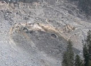 Alpen, der große Erdrutsch in der Schweiz bewegt sich immer schneller: bis zu 5 Meter pro Tag!