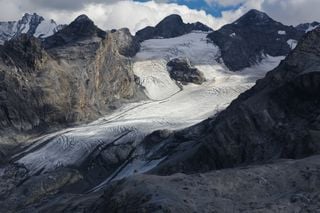 Alpine Heat Wave in the Ascent: The views for the Alps are an Alpine Dream for the Glacier!