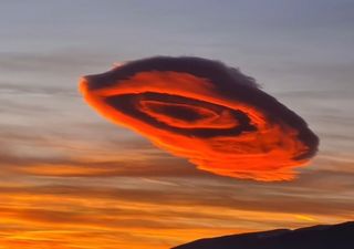 Altocúmulo lenticular, el tipo de nube que se confunde con un platillo volador