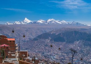  Alud en el pueblo boliviano de Laquiña sepulta a una decena de viviendas, declaran zona de desastre