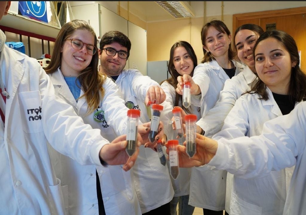 Alunos do secundário participam no projeto MicroMundo@Oeiras Alunos do secundário participam no projeto MicroMundo@Oeiras