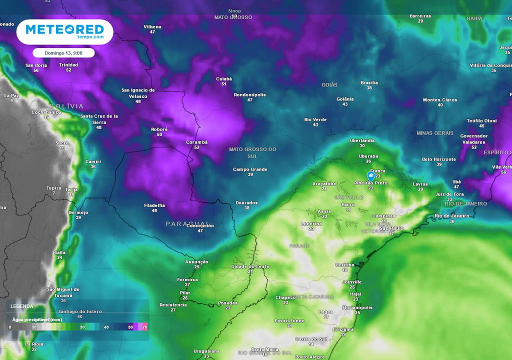 Previsão de água precipitável no domingo de manhã.